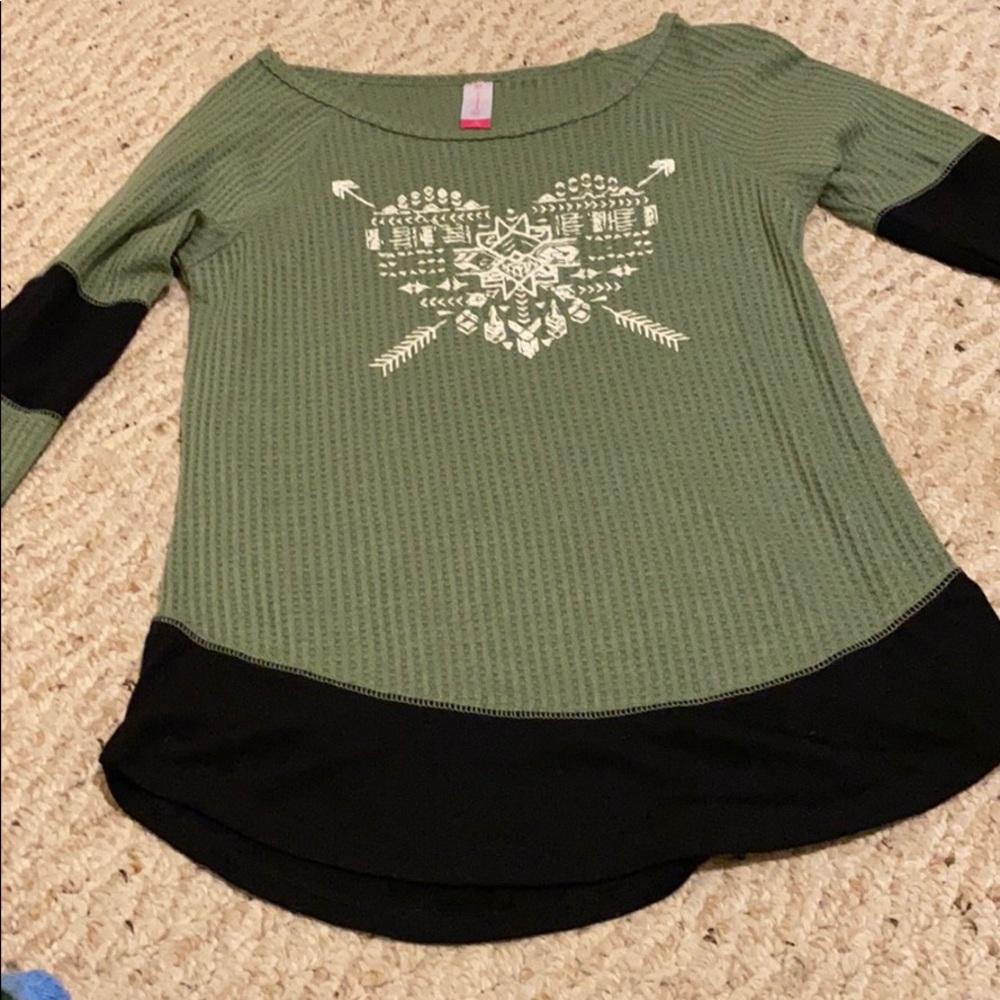 Cute long sleeve comfy shirt